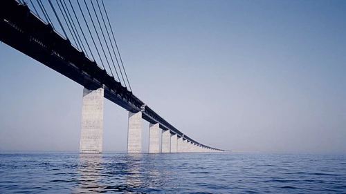 Øresund bridge stretching over the water into the distance