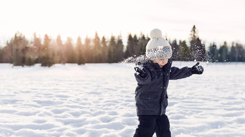 boy-playing-in-the-snow