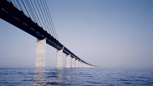 Øresund bridge stretching over the water into the distance