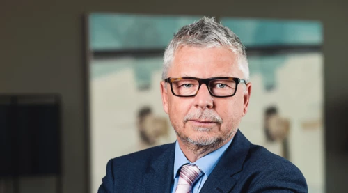 Erik Bruce, sjefstrateg