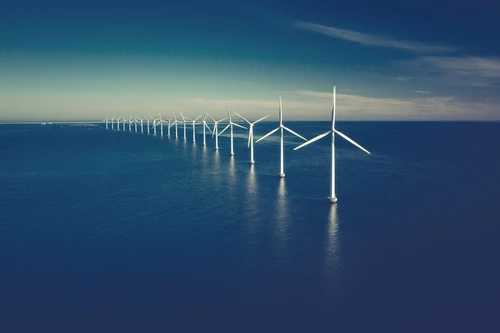 Insights_hero-Wind-turbines-in-the-ocean_1920x1280.png