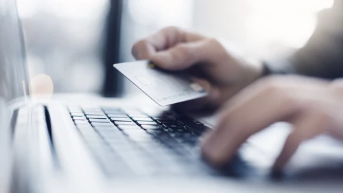 Laptop-paying-with-card