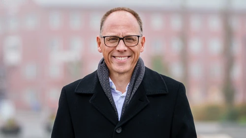 Frank Vang-Jensen, ceo Nordea standing outdoors