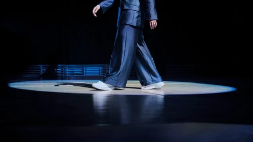 Feet on stage