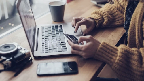 Online shopping from a cafe