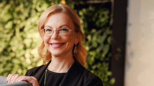 Tiina Käsi, Country Senior Executive