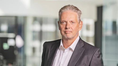 Helge J Pedersen