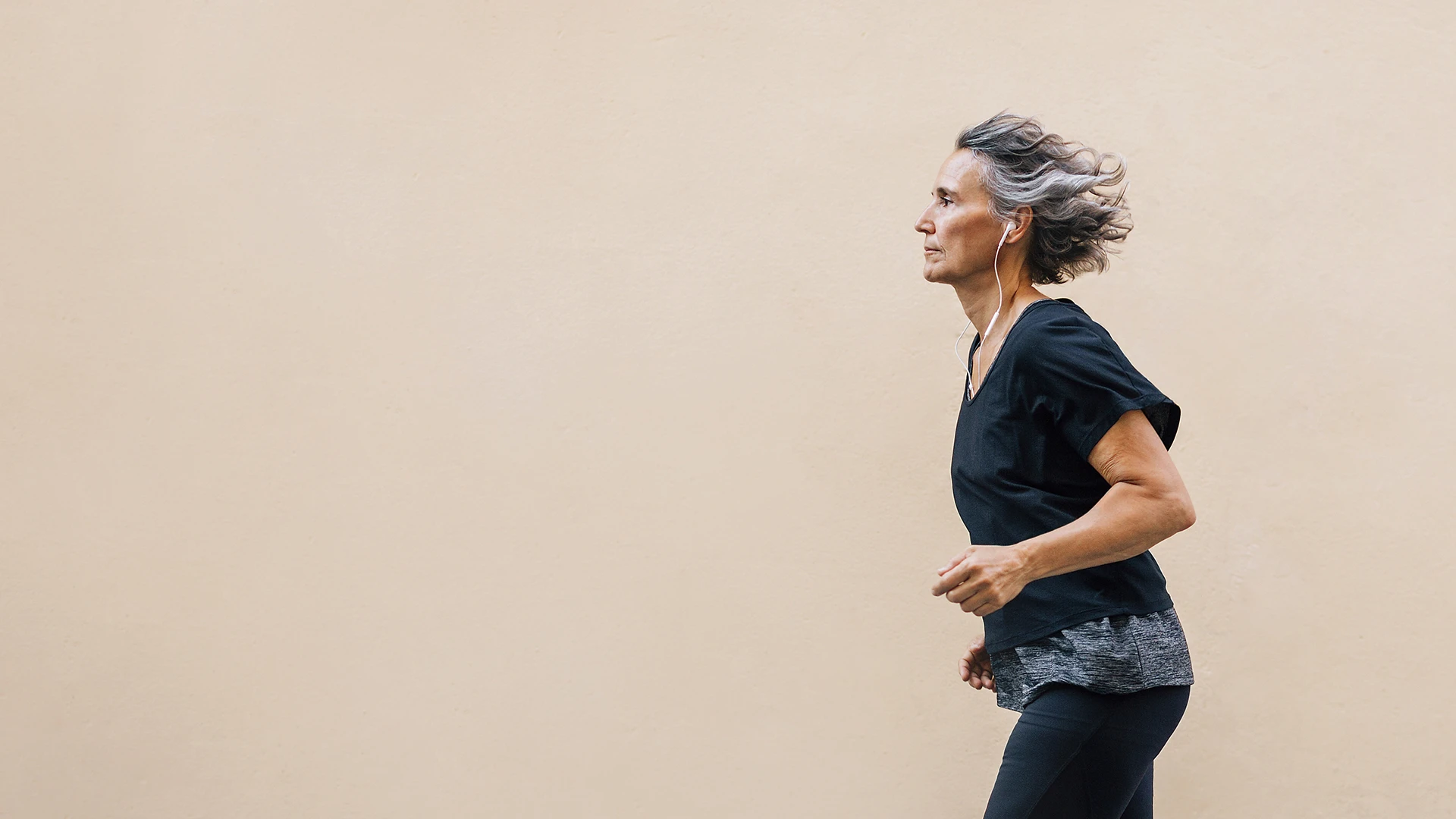 women-running-listening