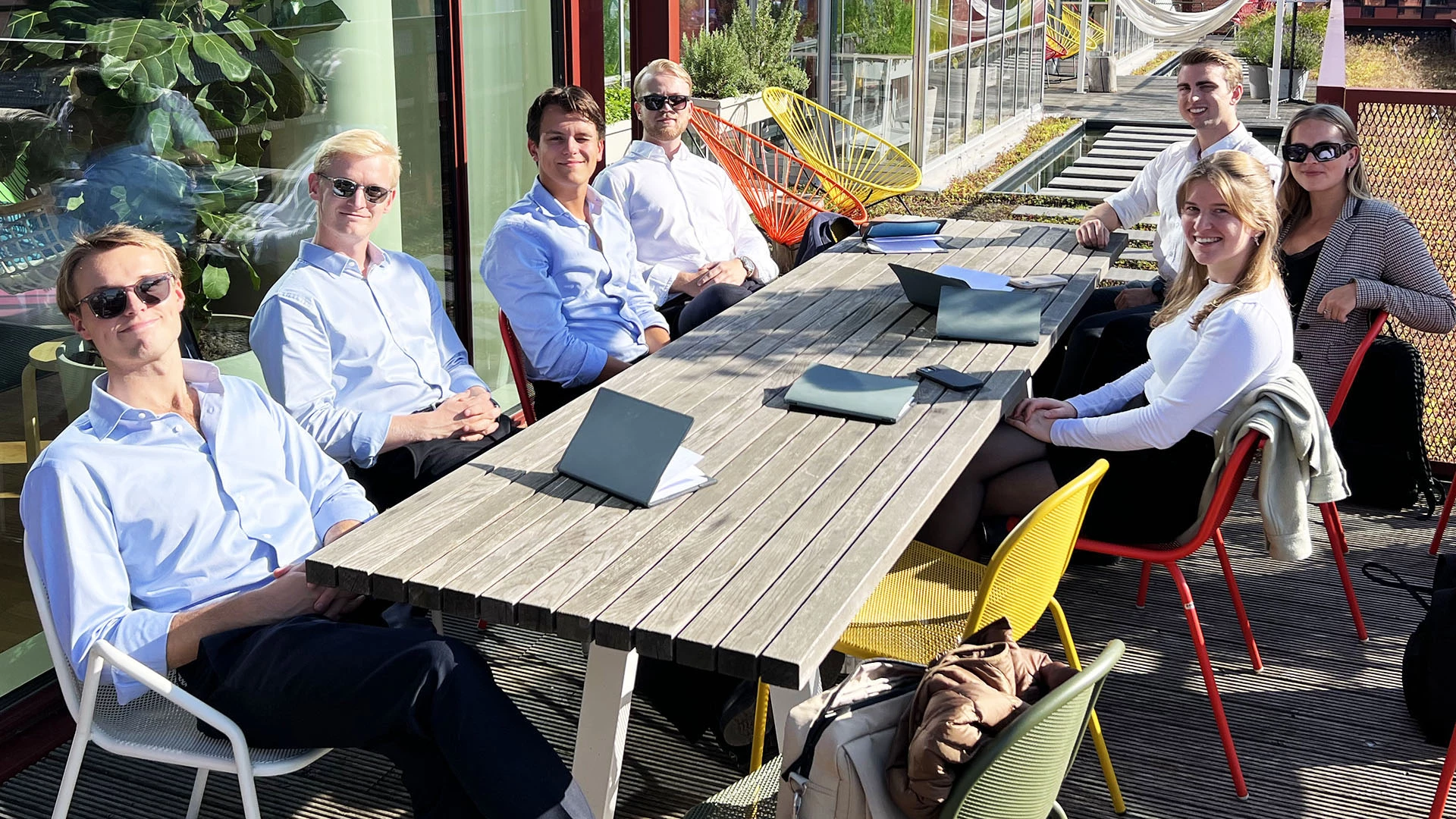 dk3_interns_2023_group_rooftop_2.jpg