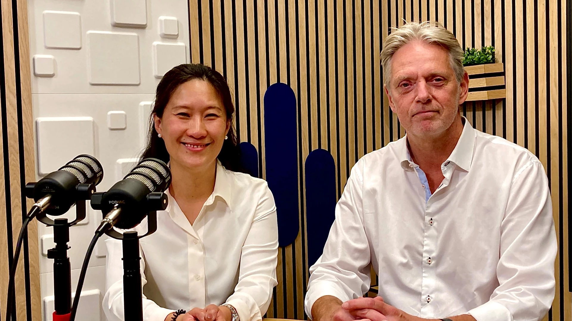 Cheføkonom Helge J. Pedersen og Principal Economist i Nationalbanken Amy Zhuang 