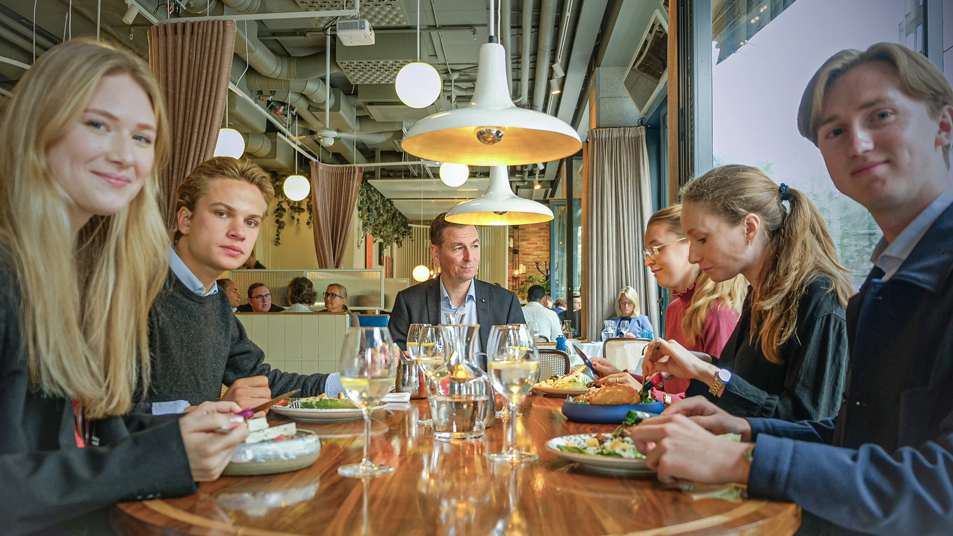 esg_intern2023_lunch.png