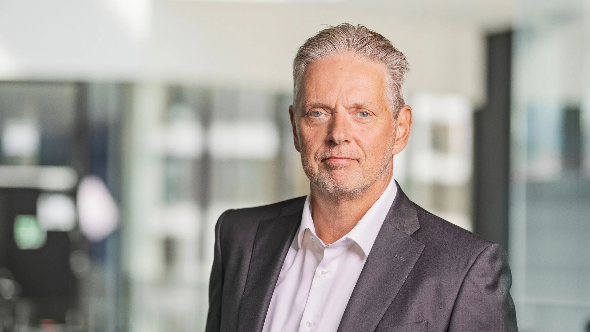 Helge J Pedersen