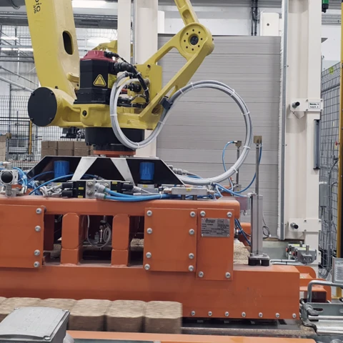 Machine in IceBear's plant producing composite pallet blocks