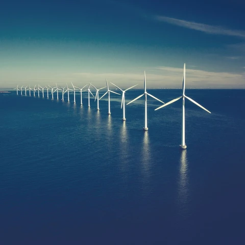 Insights_hero-Wind-turbines-in-the-ocean_1920x1280.png