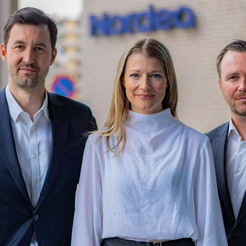 Joachim, Sigrid and Øyvind in front of Nordea house