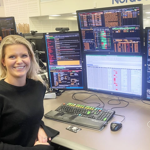 Bettina_Roness_Berg_Trader_Desk_Mar_2023