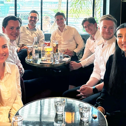 NO-interns_2023_3blog_restaurant_group_pic