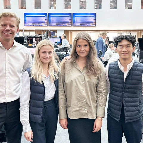 SE3_2023_interns_anderssand_tradingfloor.jpg