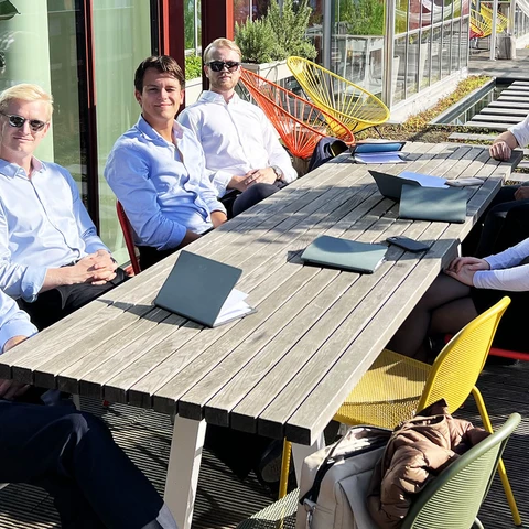 dk3_interns_2023_group_rooftop_2.jpg