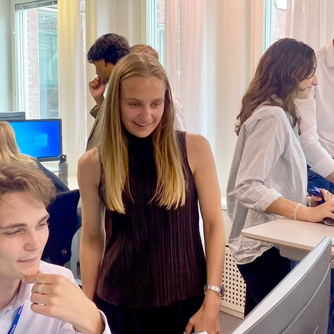 ESGinterns2024_esg-desk_interns_1.jpg